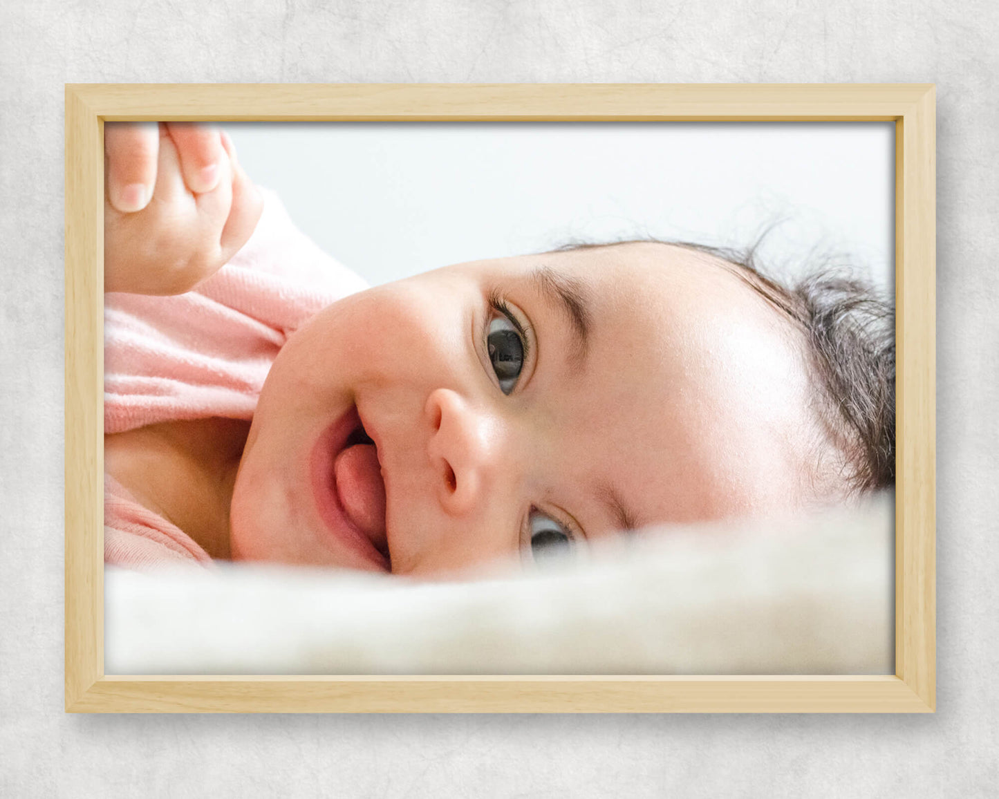5x7 Wooden Block Photo Frame in the color light natural with an aluminum photo insert